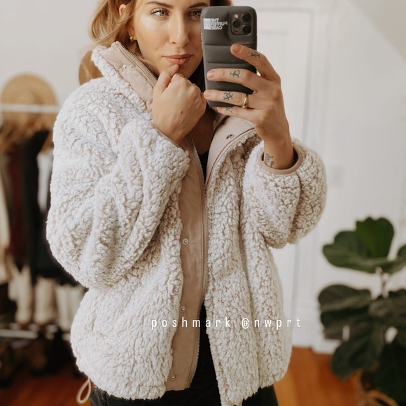 ABERCROMBIE & FITCH Cinched Cocoon Sherpa Fleece Faux Fur Jacket Beige XXS XS - Picture 2 of 13